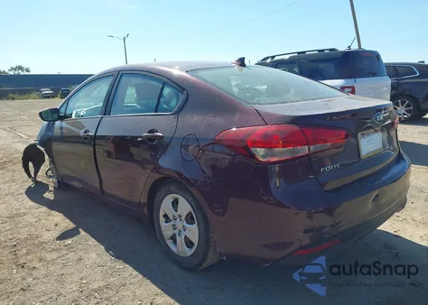 2018 Kia Forte Lx z USA, uszkodzony, nr VIN 3KPFK4A77JE274456